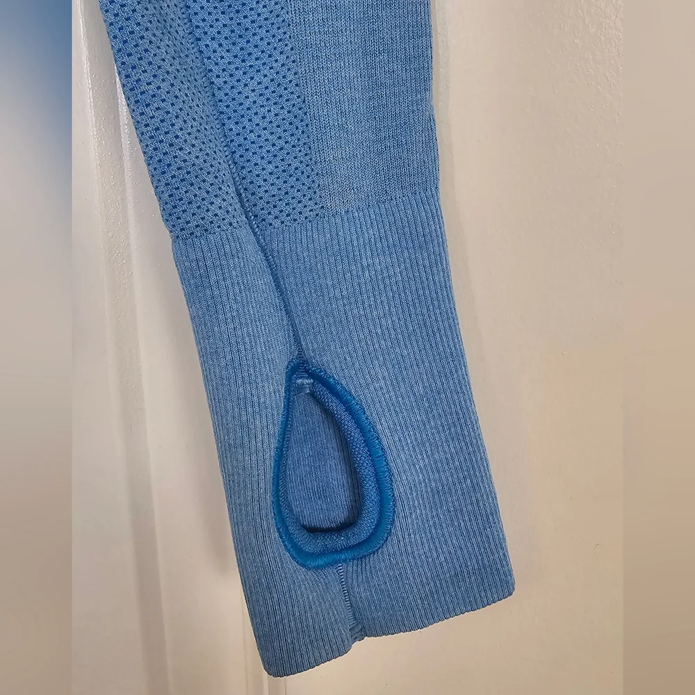 Ivivva (Lululemon) Girls 10 Blue Seamless Athletic Top Thumbholes Yoga Gym